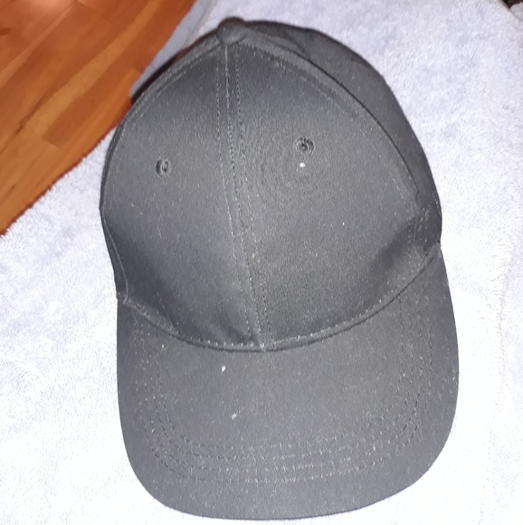 Clothes, hat, teddy bear - Picture 3 of 5